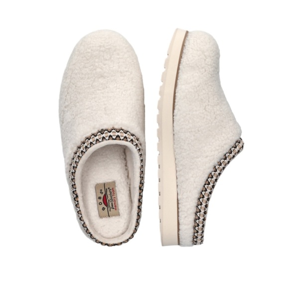 Bobs Skechers Cream Slip-On Women's Shoes - Picture 1 of 5